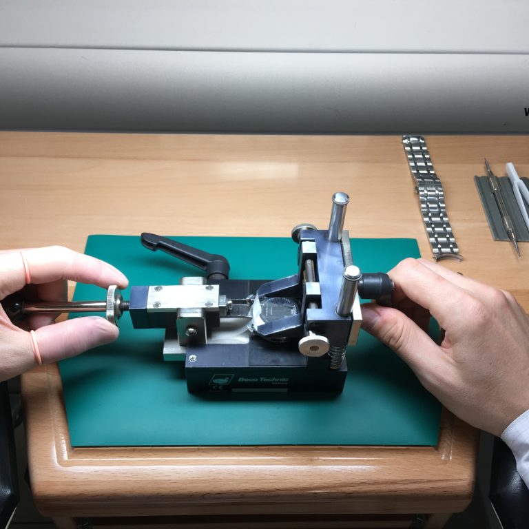 Замена батарейки в часах - Сервисный центр по ремонту часов Часовой